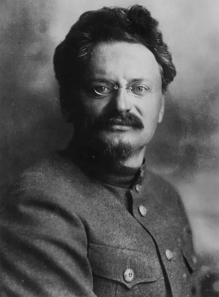 León Trotsky, fotografía sin fecha